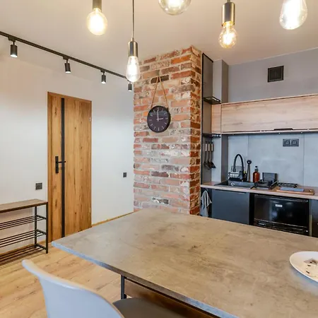 Apartment Spodek Light By Bookinghost *