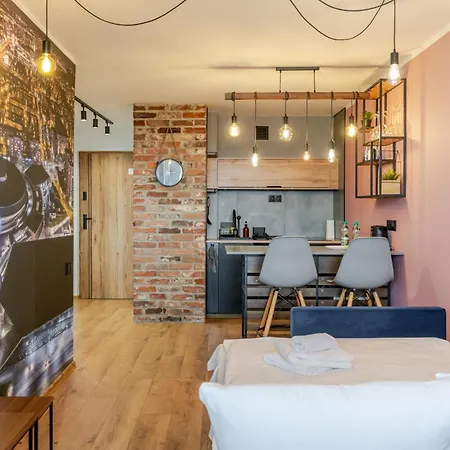 Apartment Spodek Light By Bookinghost *
